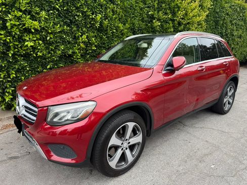 Used 2017 Mercedes-Benz GLC 300 4MATIC image 4