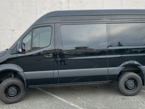 Used 2024 Mercedes-Benz Sprinter 2500 image 5