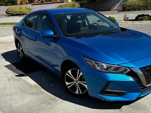 Used 2021 Nissan Sentra SV image 2
