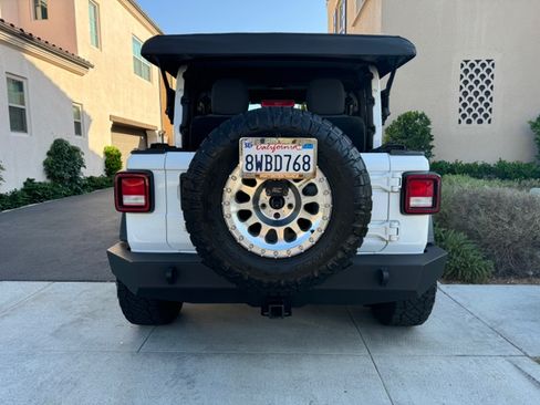 Used 2019 Jeep Wrangler Sport image 10