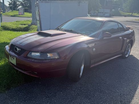Used 2004 Ford Mustang GT RWD image 1