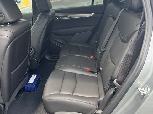 Used 2025 Cadillac XT6 Luxury FWD image 4