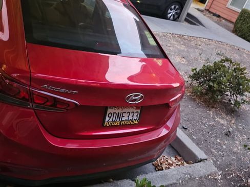 Used 2022 Hyundai Accent SE FWD image 5