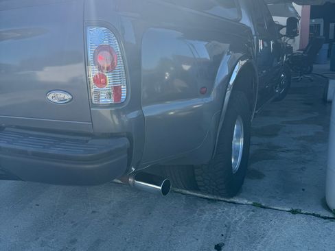 Used 2004 Ford F350 XLT image 4