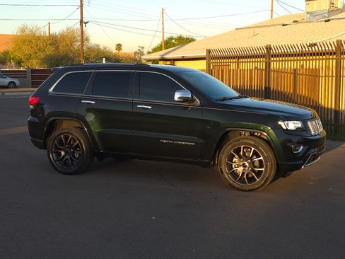 Used 2014 Jeep Grand Cherokee Limited w/ Luxury Group II image 6