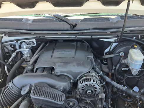 Used 2012 Chevrolet Silverado 1500 LT w/ Interior Plus Package AWD/4WD image 2