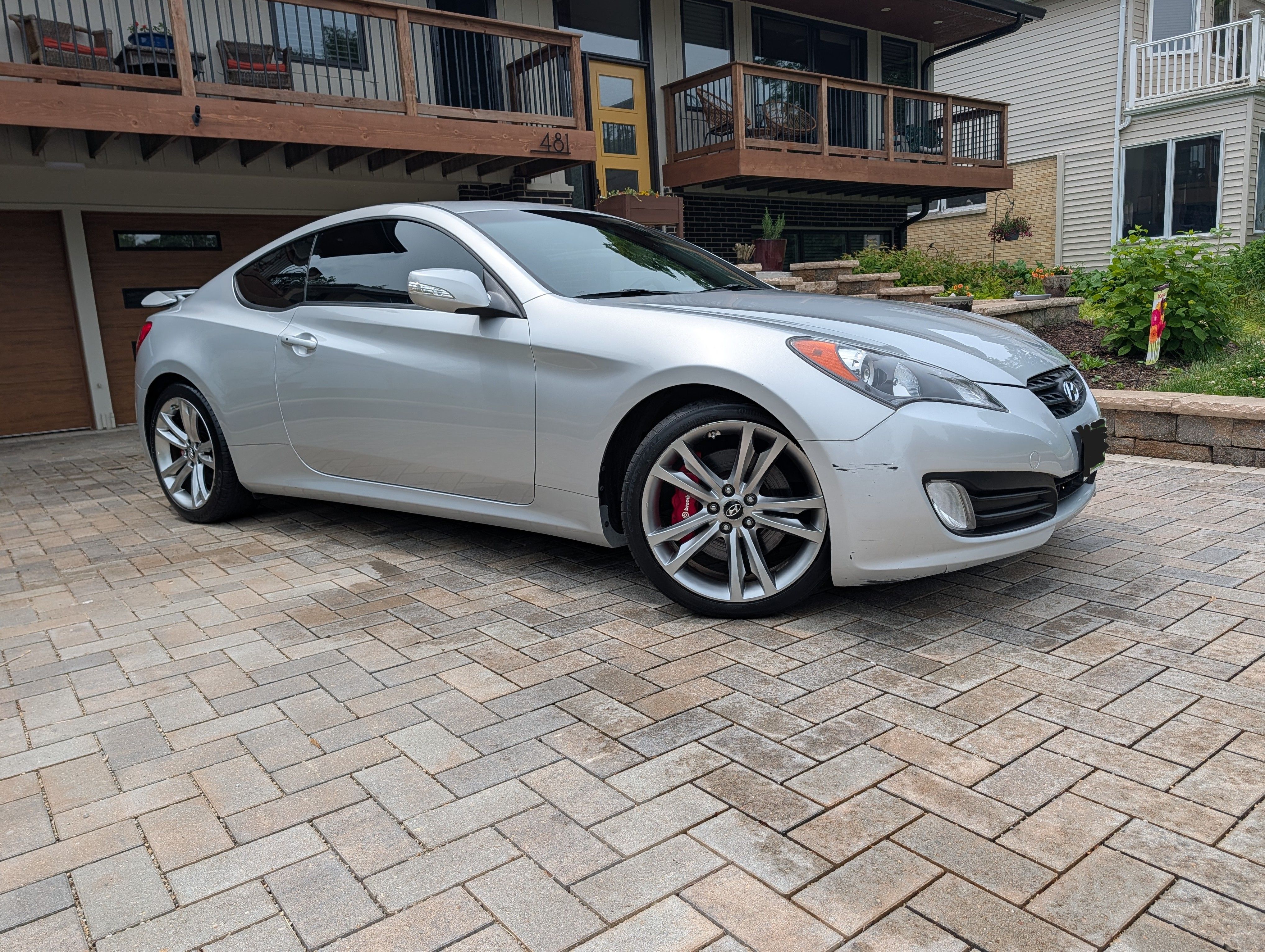 Used 2012 Hyundai Genesis 3.8 RWD image 2