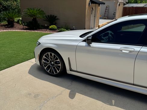 Used 2022 BMW 740i w/ M Sport Package RWD image 14