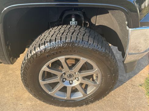 Used 2016 GMC Sierra 1500 SLT w/ Suspension Package, Off-Road AWD/4WD image 9