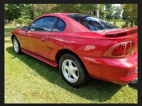 Used 1998 Ford Mustang Coupe RWD image 2