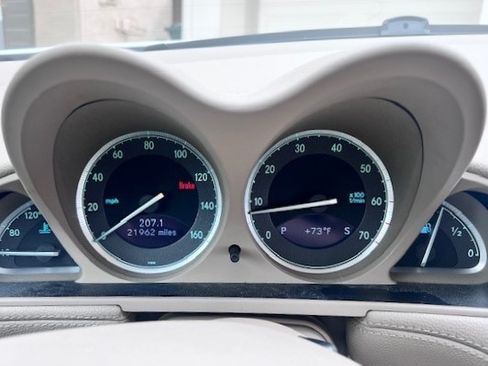Used 2005 Mercedes-Benz SL 500 image 9