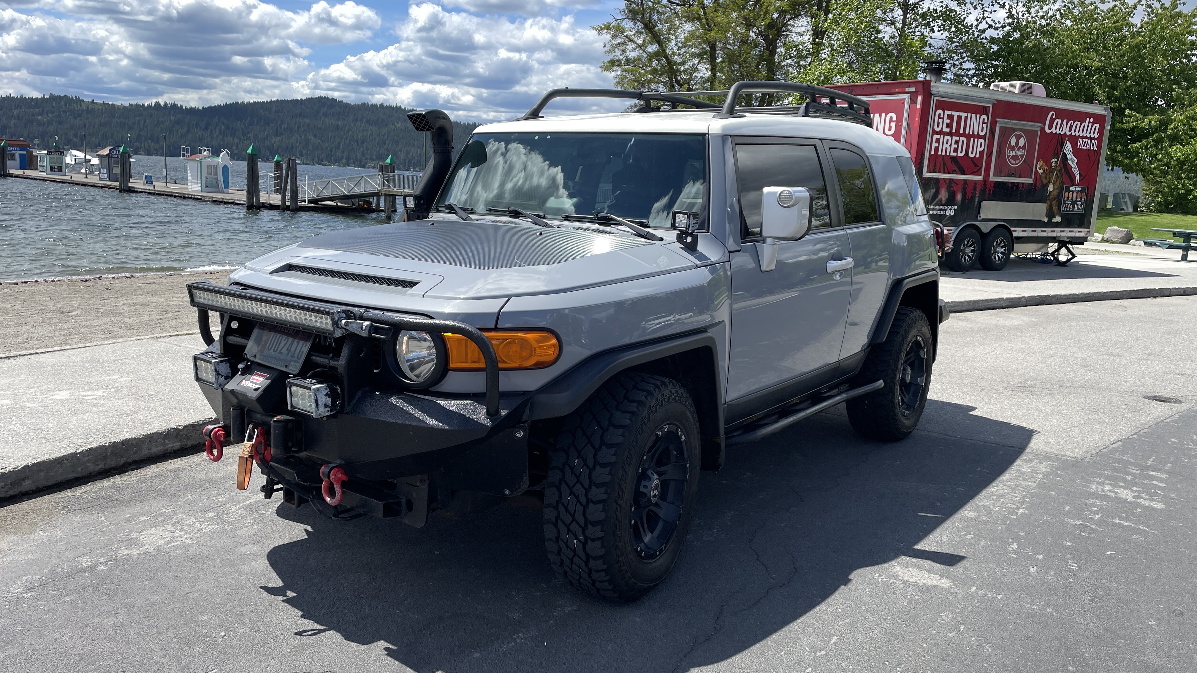 Used 2014 Toyota FJ Cruiser 4WD w/ Convenience Package image 2
