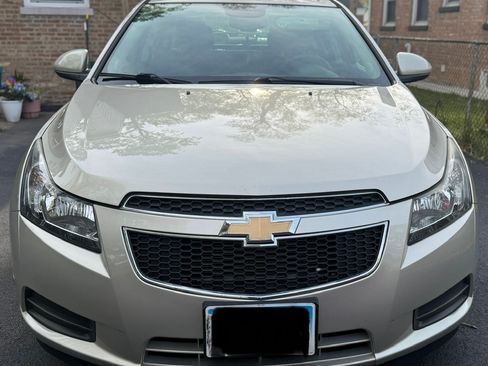 Used 2014 Chevrolet Cruze LT image 2
