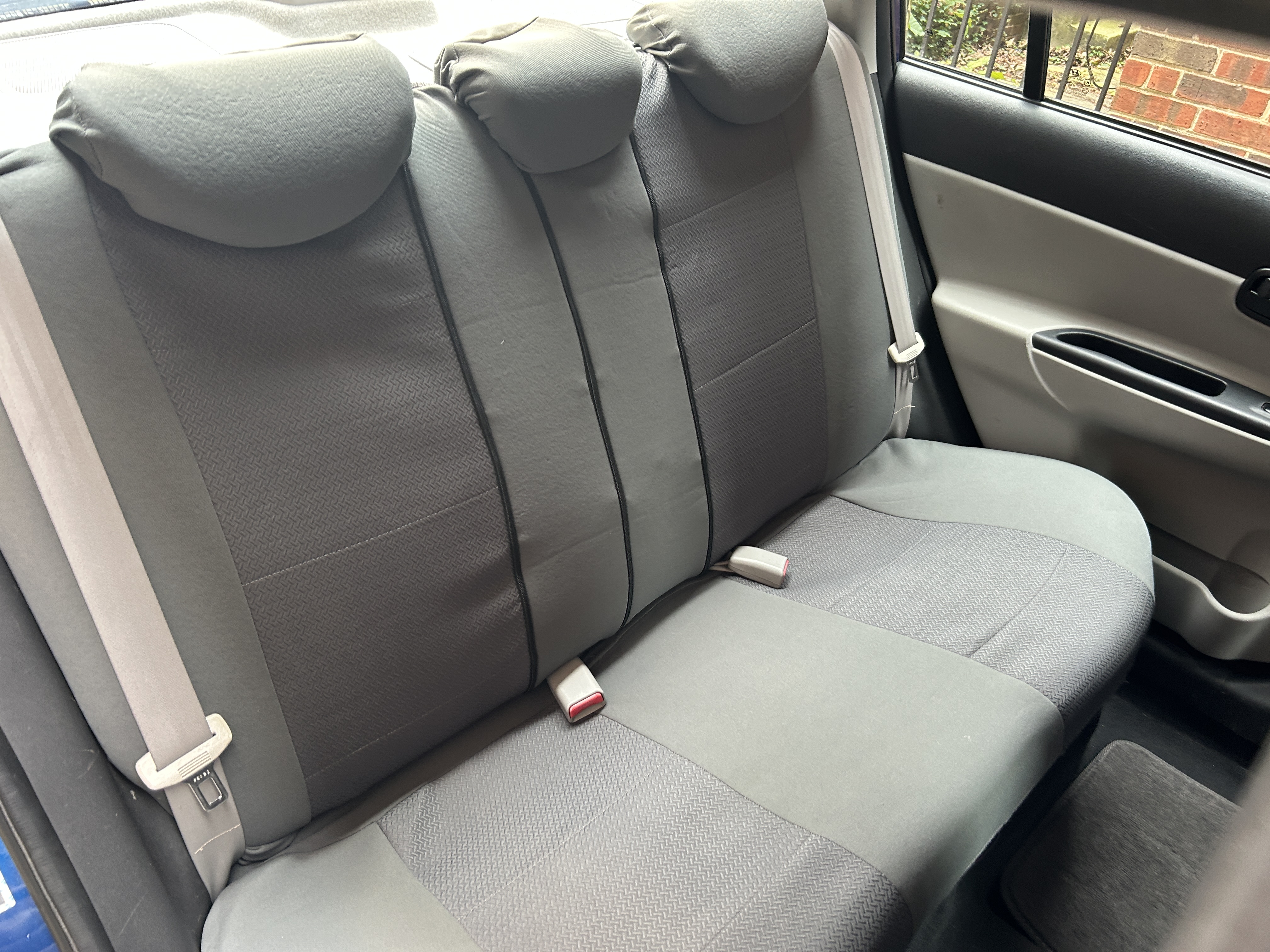 Used 2011 Hyundai Accent GLS w/ Premium Pkg 4 FWD image 9