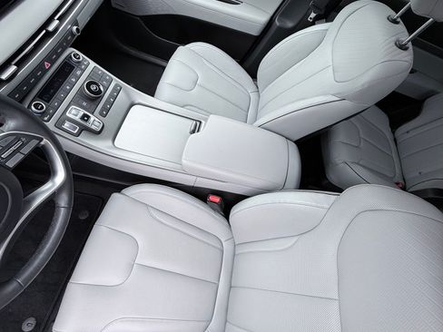 Used 2024 Hyundai Palisade SEL w/ Premium Package image 32