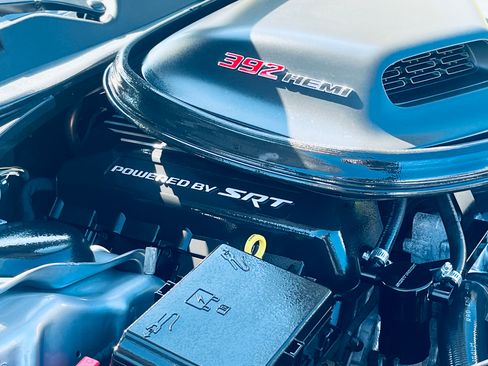 Used 2015 Dodge Challenger R/T Scat Pack RWD image 4