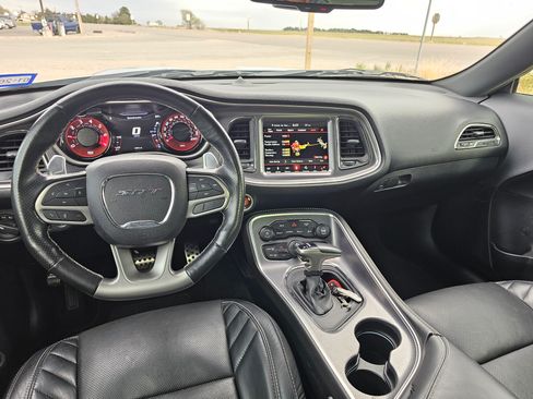 Used 2019 Dodge Challenger SRT Hellcat Redeye image 17