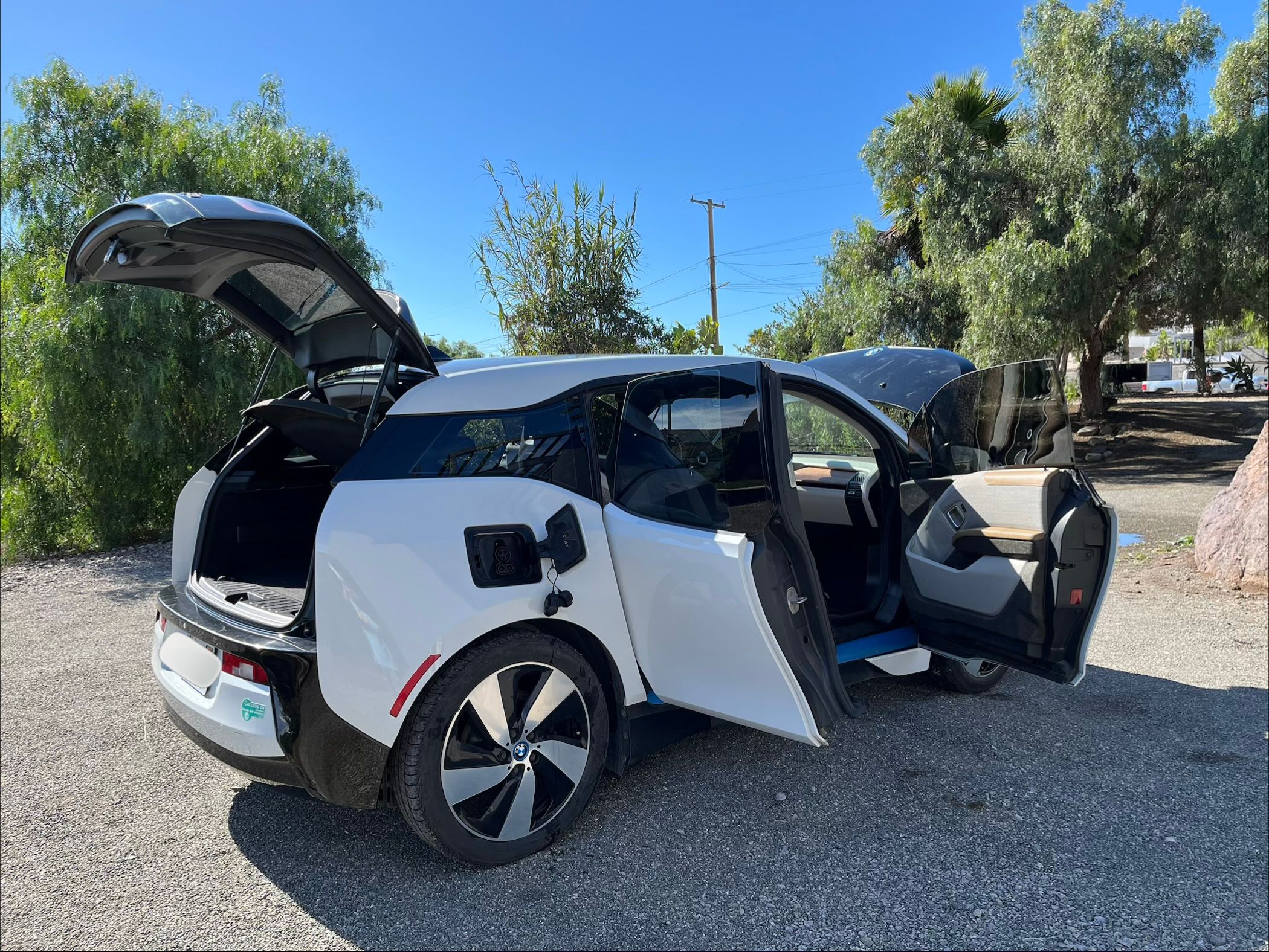 Used 2015 BMW i3 w/ Range Extender RWD image 15