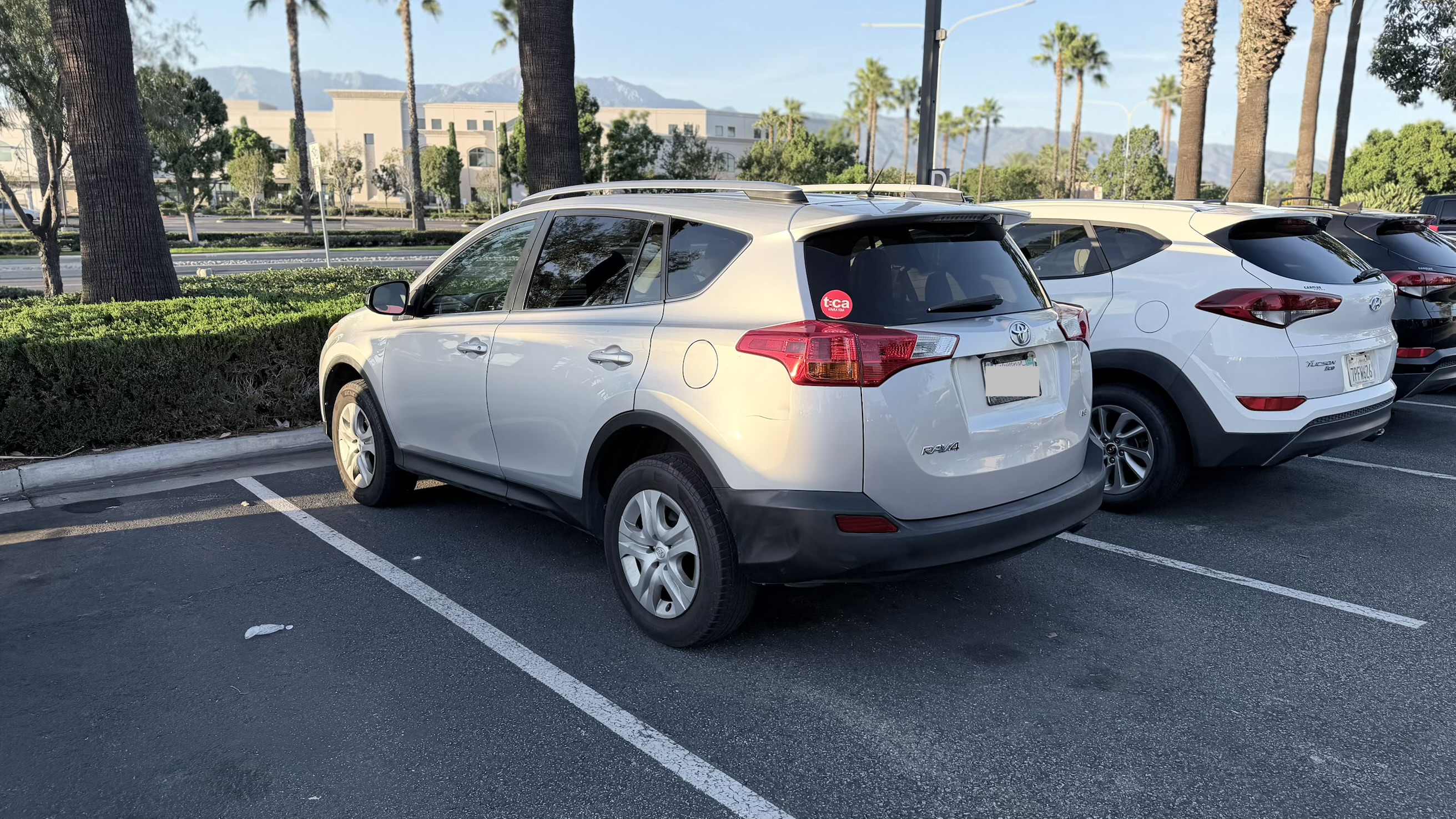 Used 2015 Toyota RAV4 LE FWD image 4