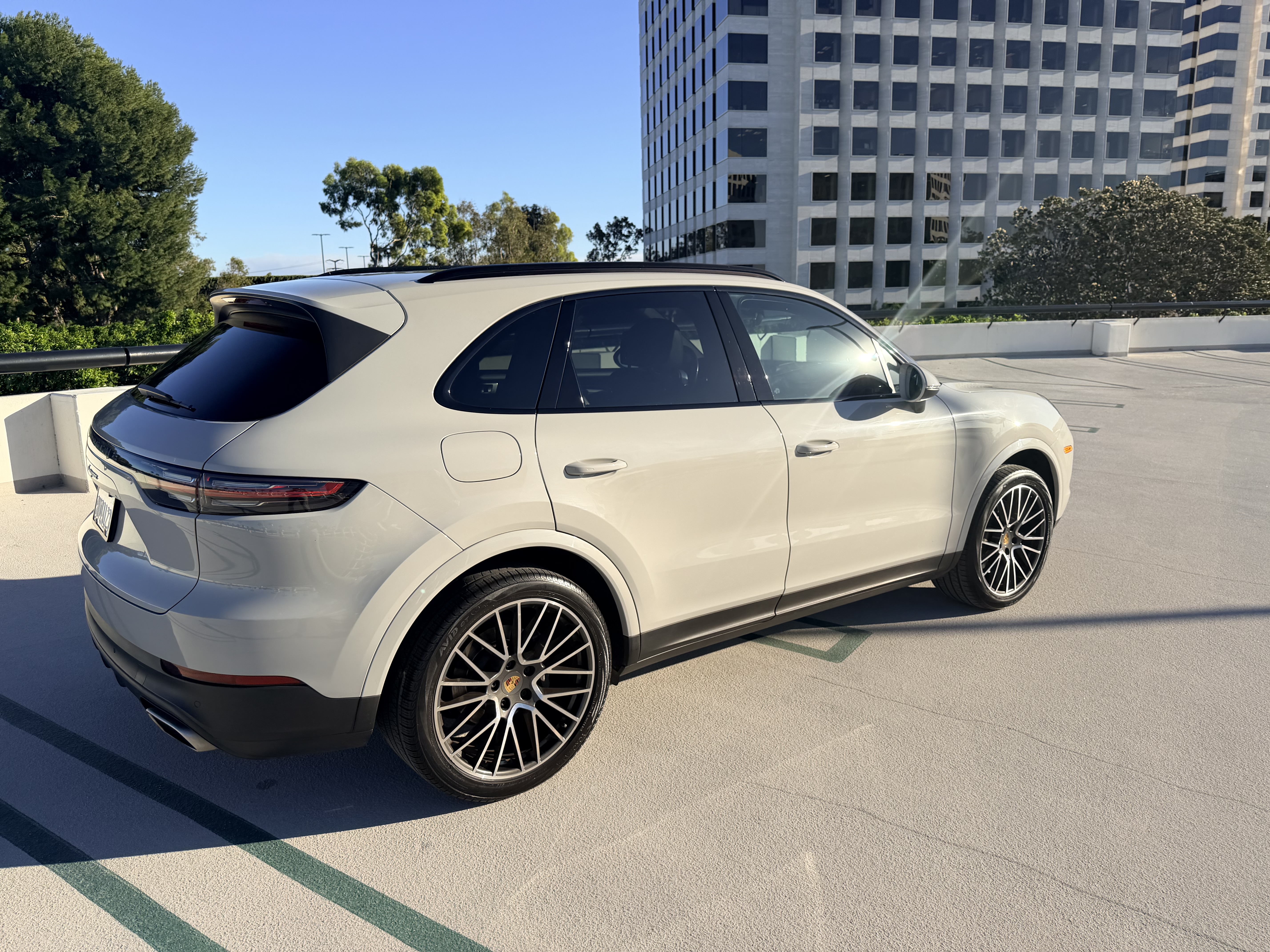Used 2021 Porsche Cayenne AWD/4WD image 14