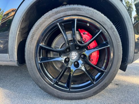 Used 2012 Porsche Cayenne Turbo AWD/4WD image 12