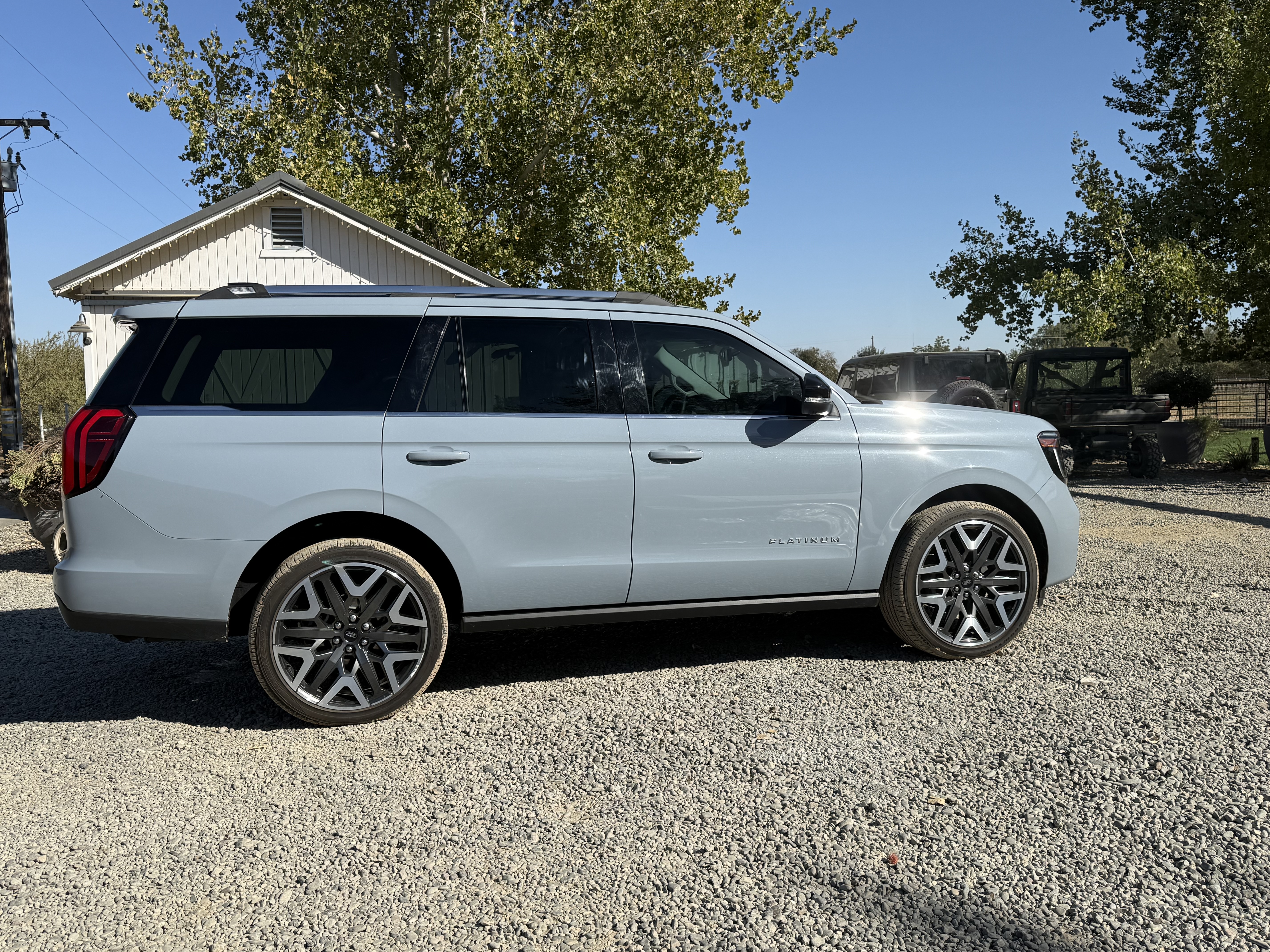 Used 2026 Ford Expedition Platinum w/ Platinum Ultimate Package AWD/4WD image 2
