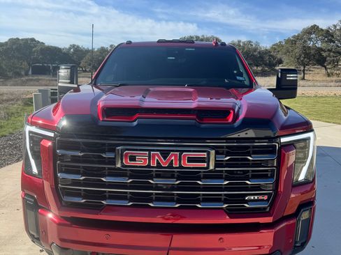 Used 2024 GMC Sierra 2500 AT4 w/ Technology Package image 2