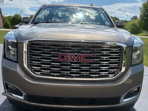 Used 2019 GMC Yukon Denali w/ Open Road Package AWD/4WD image 2