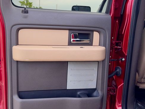 Used 2013 Ford F150 XLT w/ Luxury Equipment Group RWD image 24