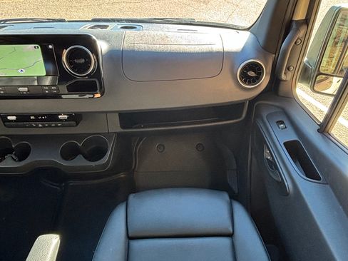 Used 2024 Mercedes-Benz Sprinter 2500 image 23
