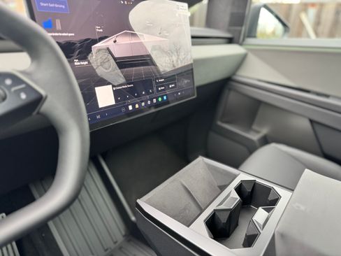 Used 2025 Tesla Cybertruck AWD Crew Cab image 9