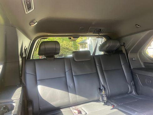 Used 2024 Toyota Sequoia Platinum image 18