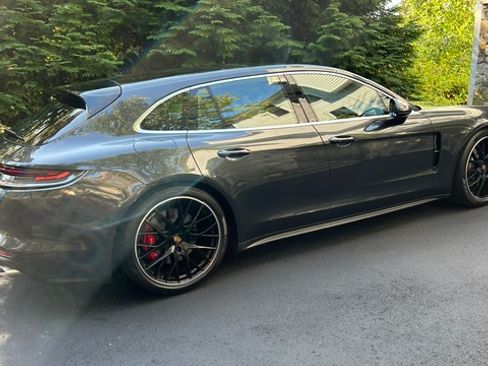 Used 2022 Porsche Panamera 4S w/ Premium Package image 5