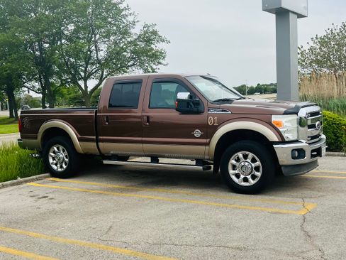 Used 2011 Ford F250 Lariat w/ Chrome Pkg image 4