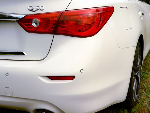Used 2014 INFINITI Q50 Premium w/ Technology Package RWD image 20