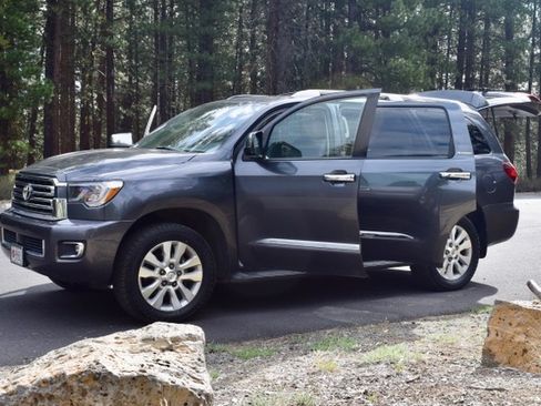 Used 2018 Toyota Sequoia Platinum image 8