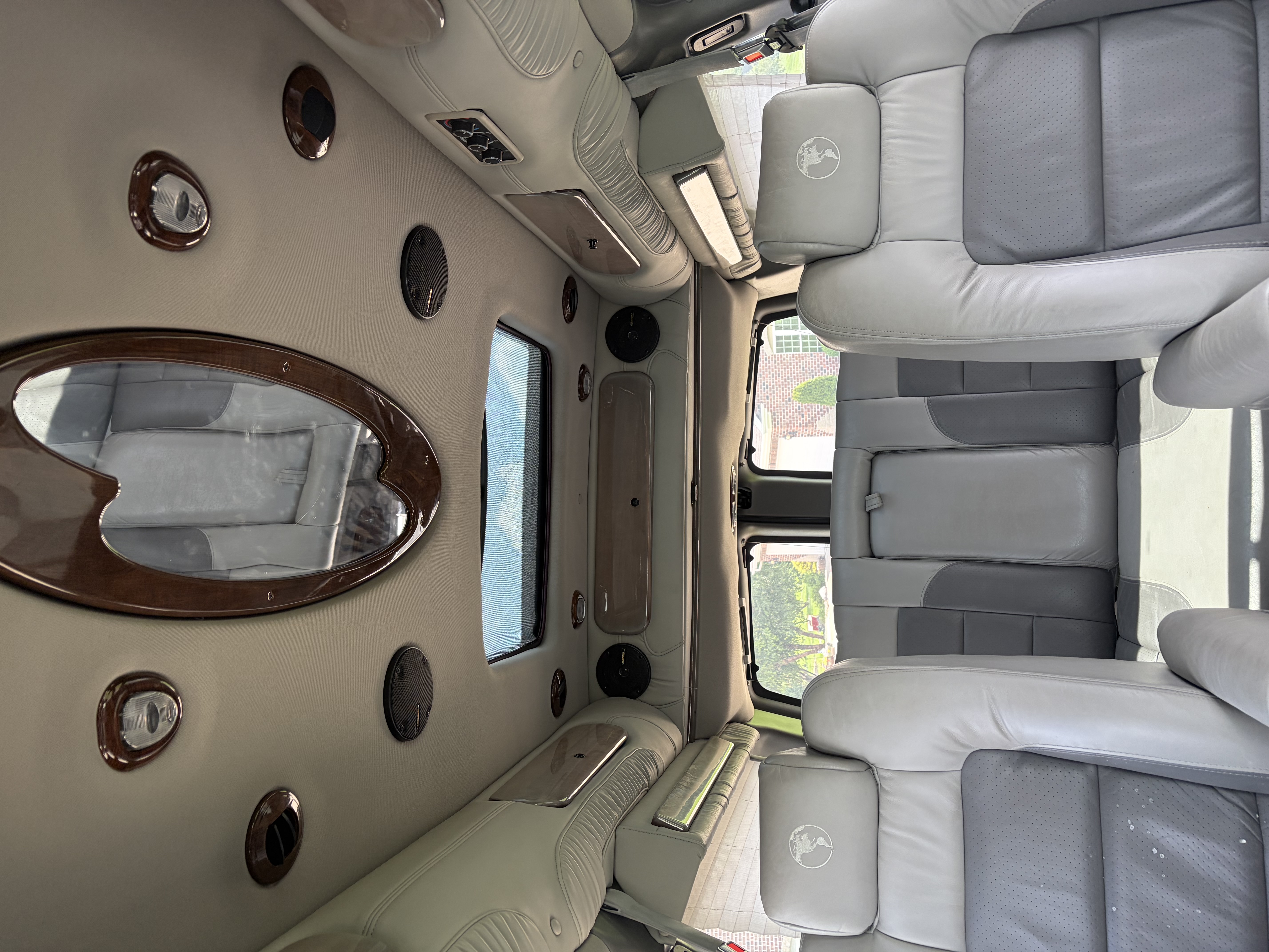 Used 2009 GMC Savana 1500 AWD w/ Preferred Equipment Group image 6