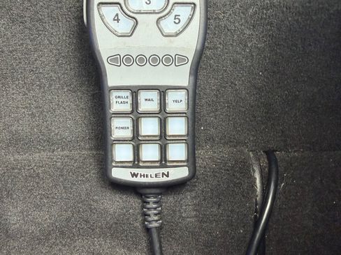 Used 2018 Mercedes-Benz G 550 Squared image 17