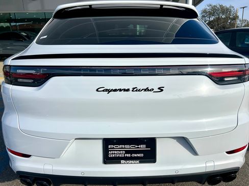 Used 2023 Porsche Cayenne Turbo S image 5