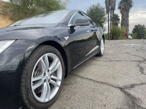 Used 2013 Tesla Model S RWD image 9
