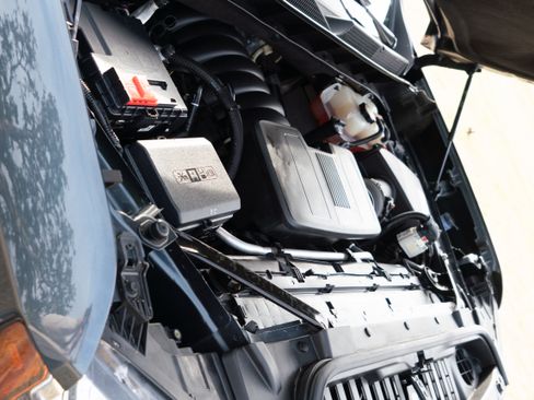 Used 2020 Chevrolet Silverado 1500 LTZ image 16