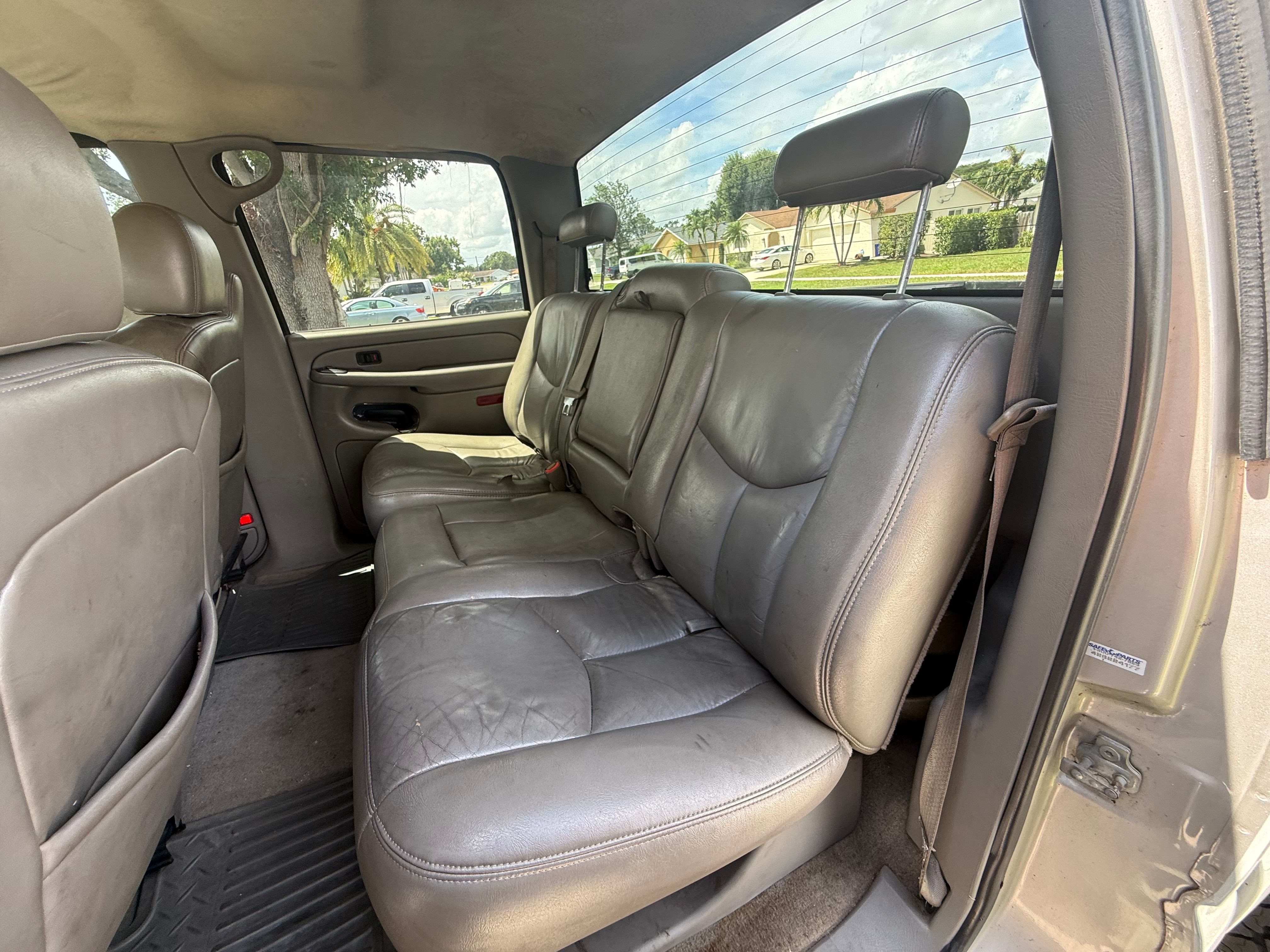 Used 2007 Chevrolet Silverado 2500 LT w/ Heavy-Duty Power Package AWD/4WD image 11