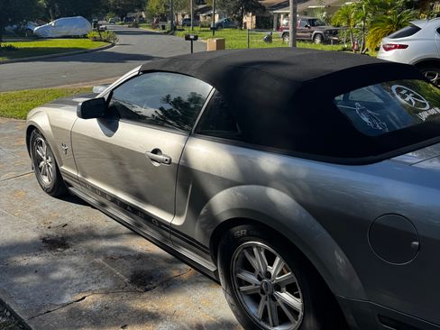 Used 2009 Ford Mustang Deluxe Convertible image 10