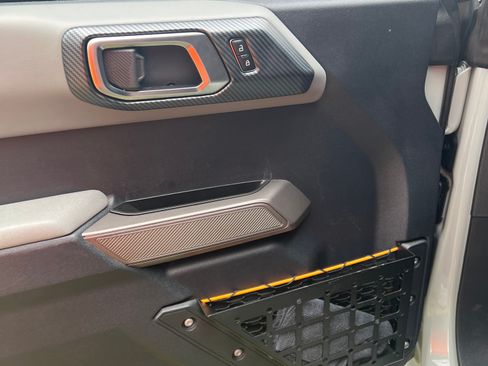 Used 2022 Ford Bronco Badlands image 15