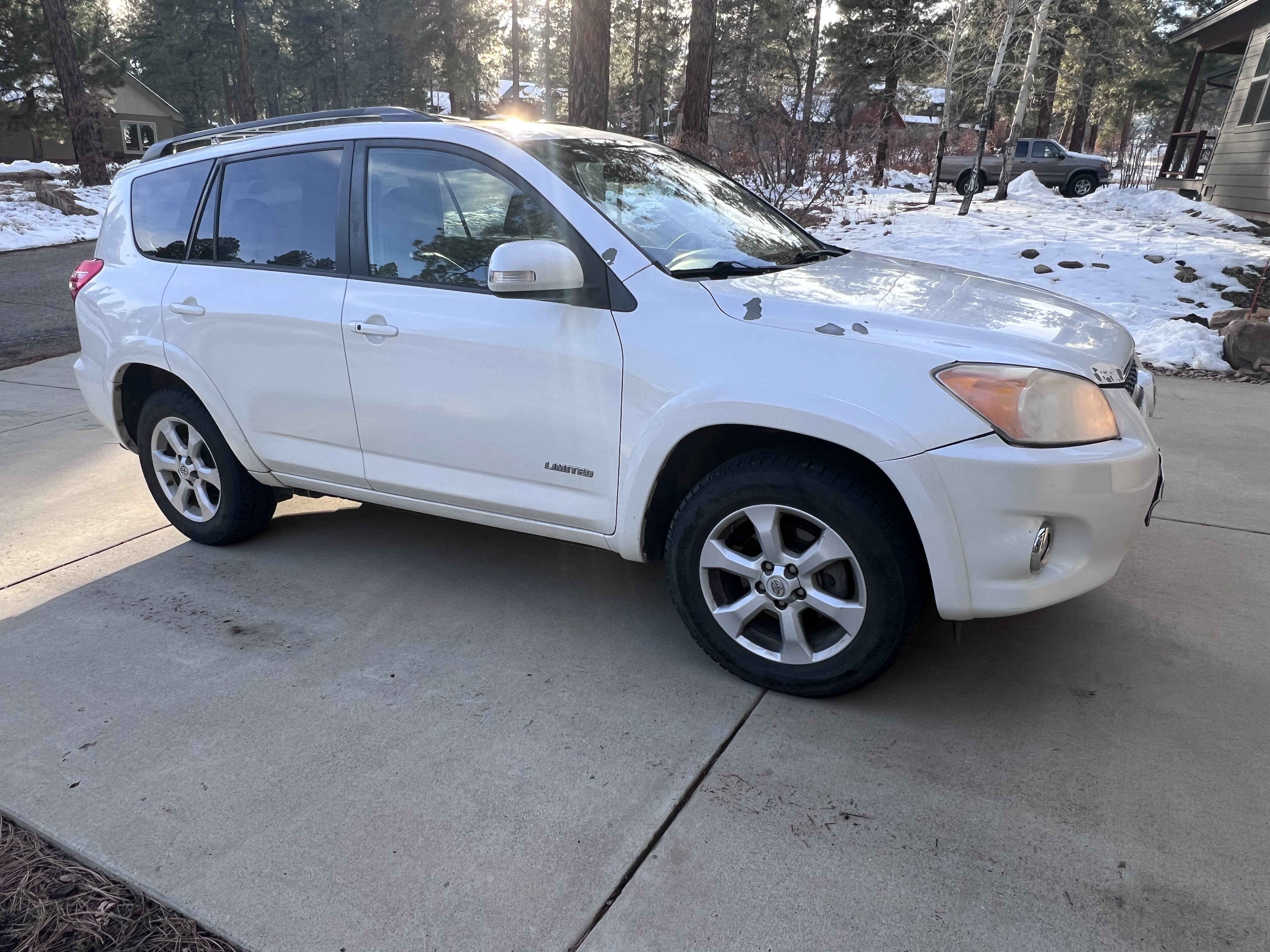 Used 2012 Toyota RAV4 Limited w/ Navigation Value Pkg AWD/4WD image 2