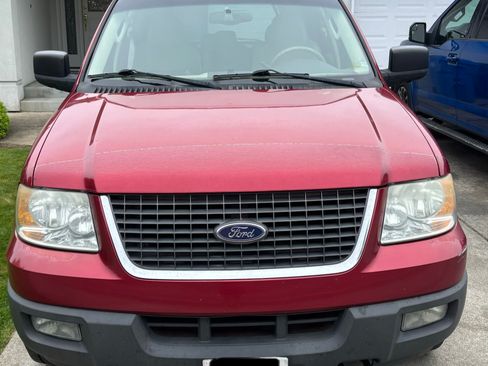 Used 2004 Ford Expedition XLT AWD/4WD image 2