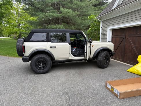 Used 2025 Ford Bronco Badlands AWD/4WD image 9