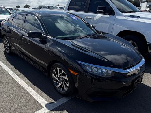 Used 2018 Honda Civic EX image 6