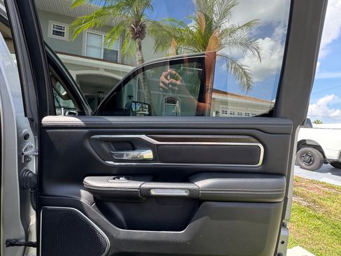 Used 2021 RAM 1500 Laramie AWD/4WD image 16