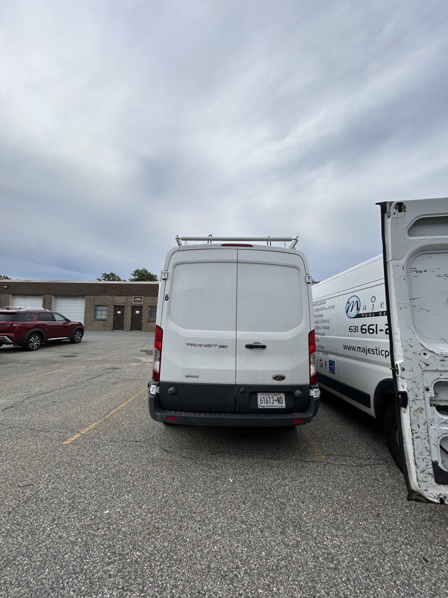 Used 2016 Ford Transit 250 148 Medium Roof RWD image 8